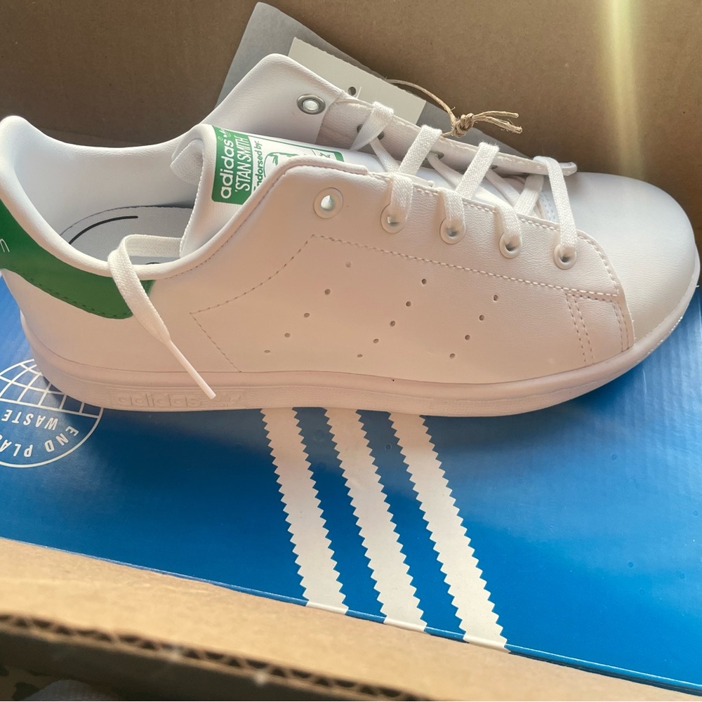 Brand new Stan Smith kids!